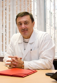 Червонцев Сергей Викторович - Сердечно-сосудистый хирург, флеболог, врач высшей категории, заслуженный врач России.
