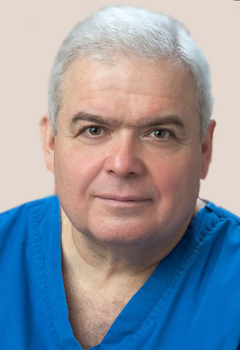 Садов Алексей Юрьевич - Врач хирург высшей категории, маммолог-онколог, торакальный хирург, кандидат медицинских наук.